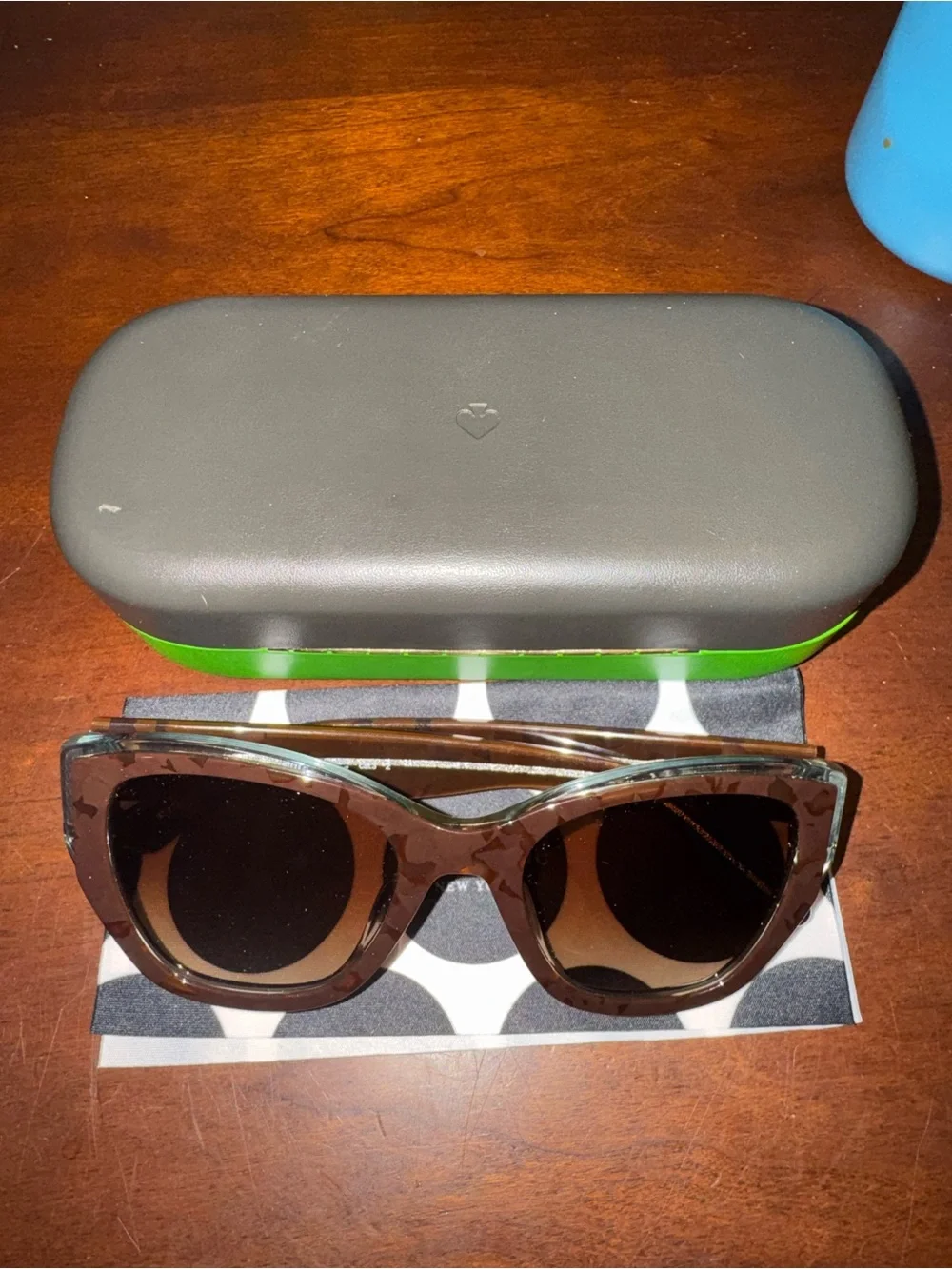 kate spade Yolanda brown tortoiseshell cat-eye sunglasses with green case